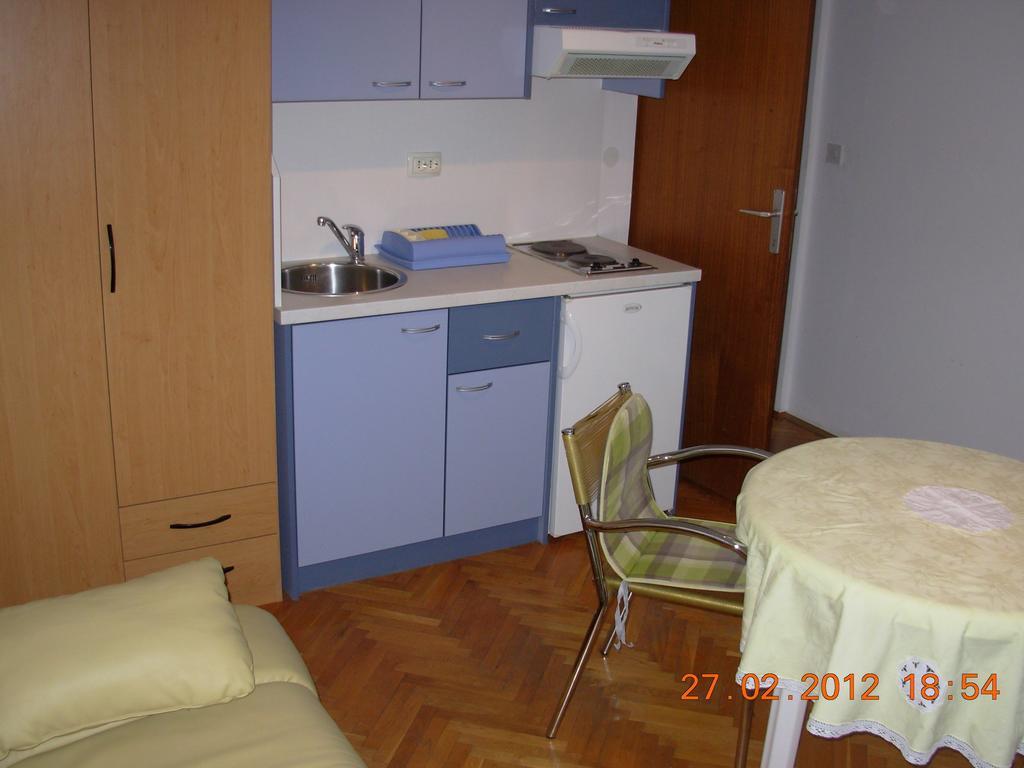 Apartment Karmen 트로기르 객실 사진